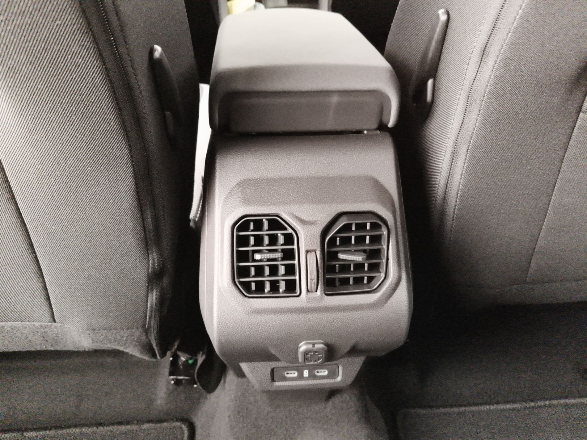 Dacia BIGSTER journey mild hybrid-G 140 - Messa