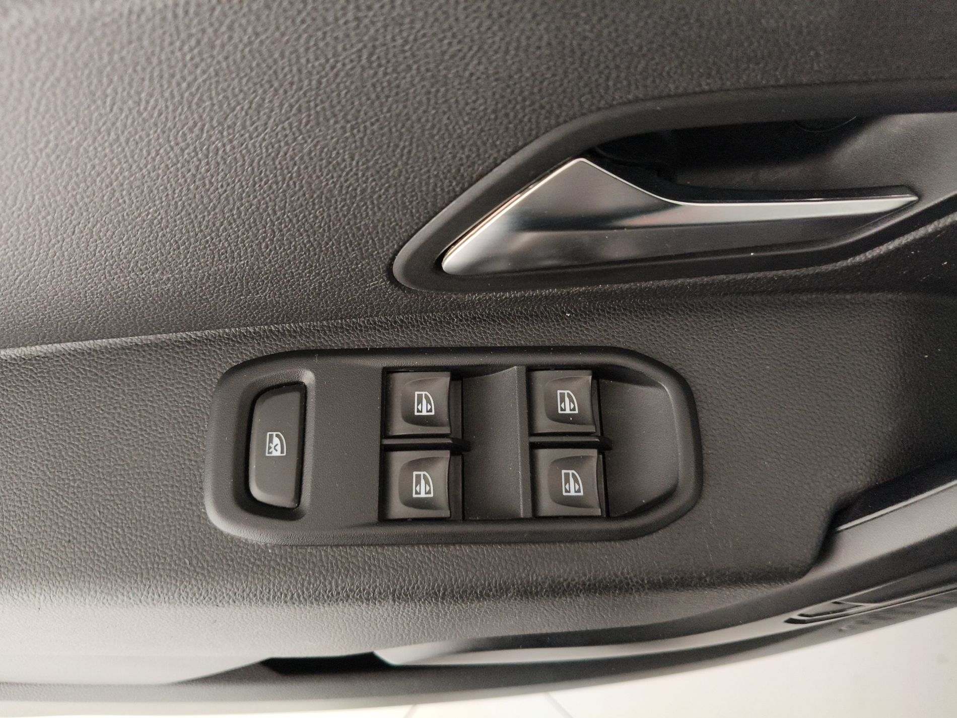 DACIA Duster II 2018 Duster 1.6 SCe 115cv Comfort 4x2 - Messa