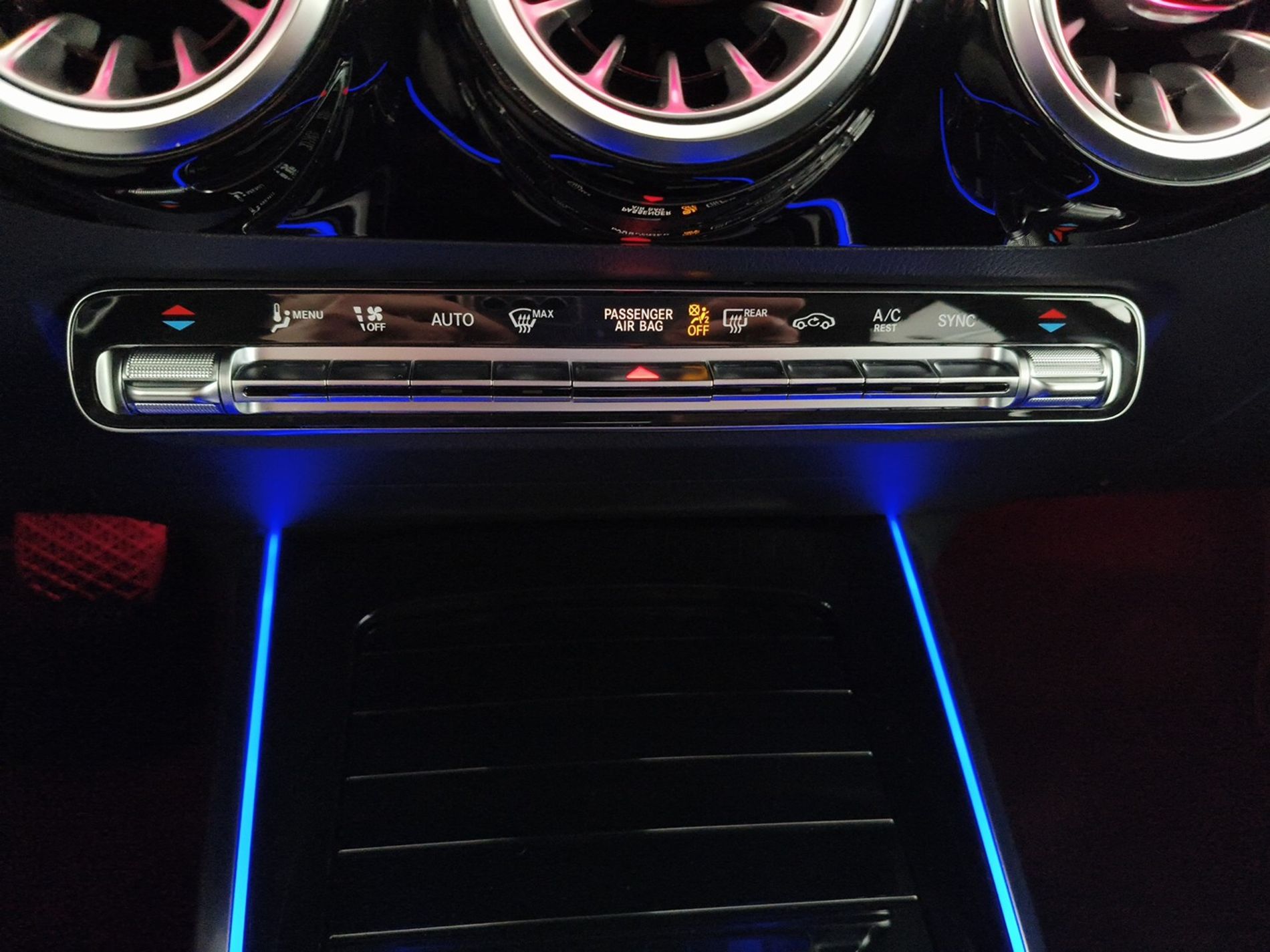 MERCEDES-BENZ GLA GLA 200 d Premium auto - Messa