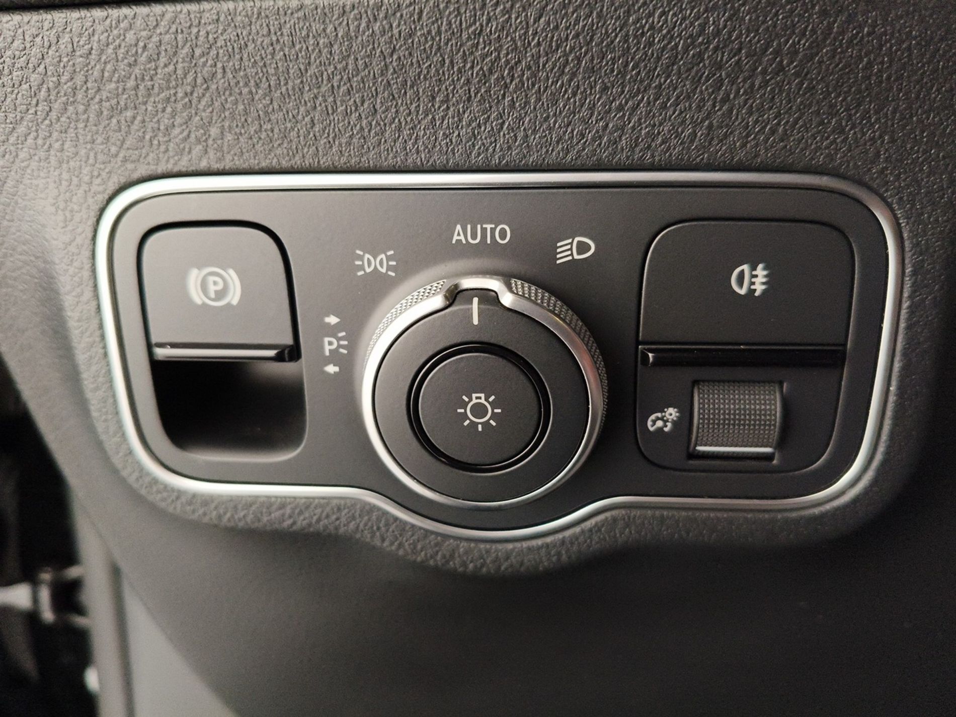 MERCEDES-BENZ GLA GLA 200 d Premium auto - Messa