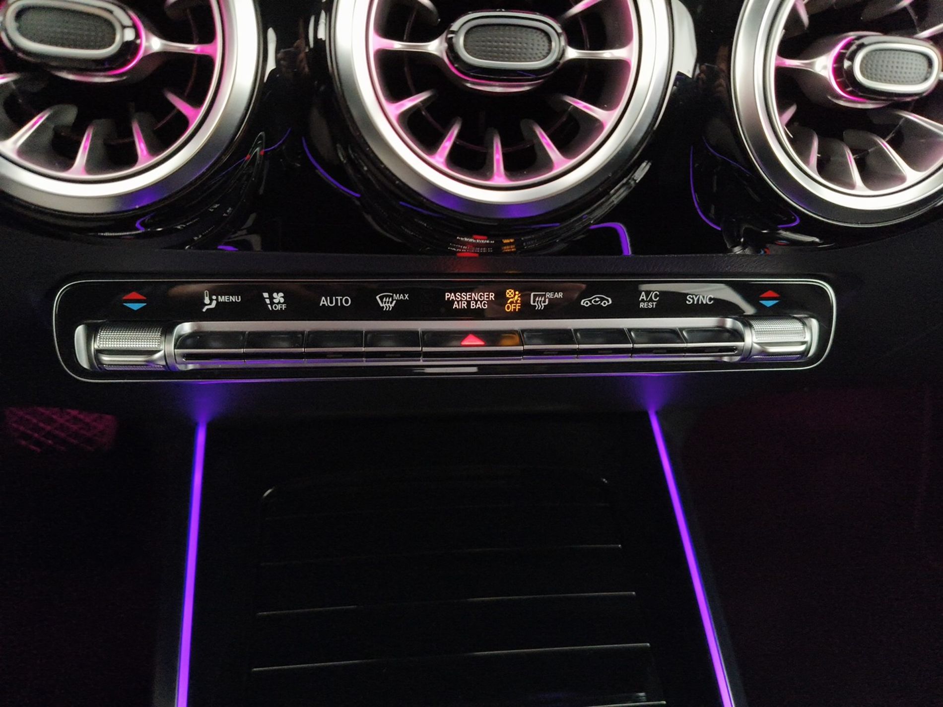 MERCEDES-BENZ GLA GLA 200 d Premium auto - Messa