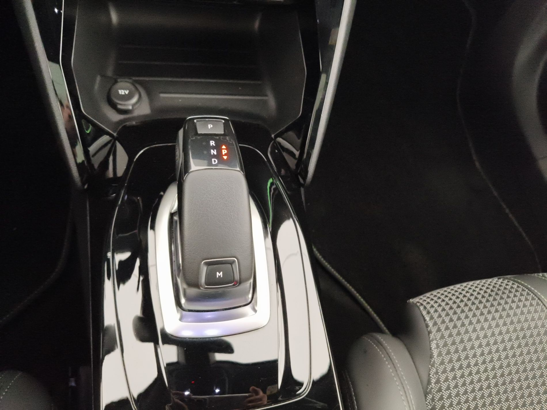 PEUGEOT 2008 II 2020 2008 1.5 BlueHDi 130cv GT Line EAT S&S - Messa