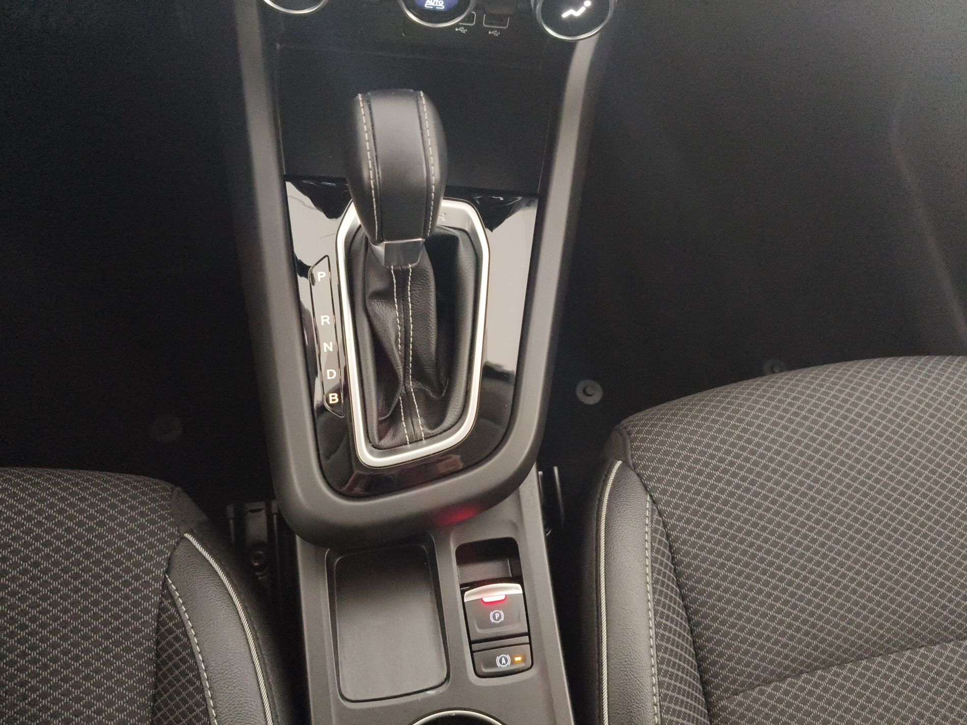 RENAULT Arkana Arkana 1.6 E-Tech full hybrid Intens 145cv - Messa