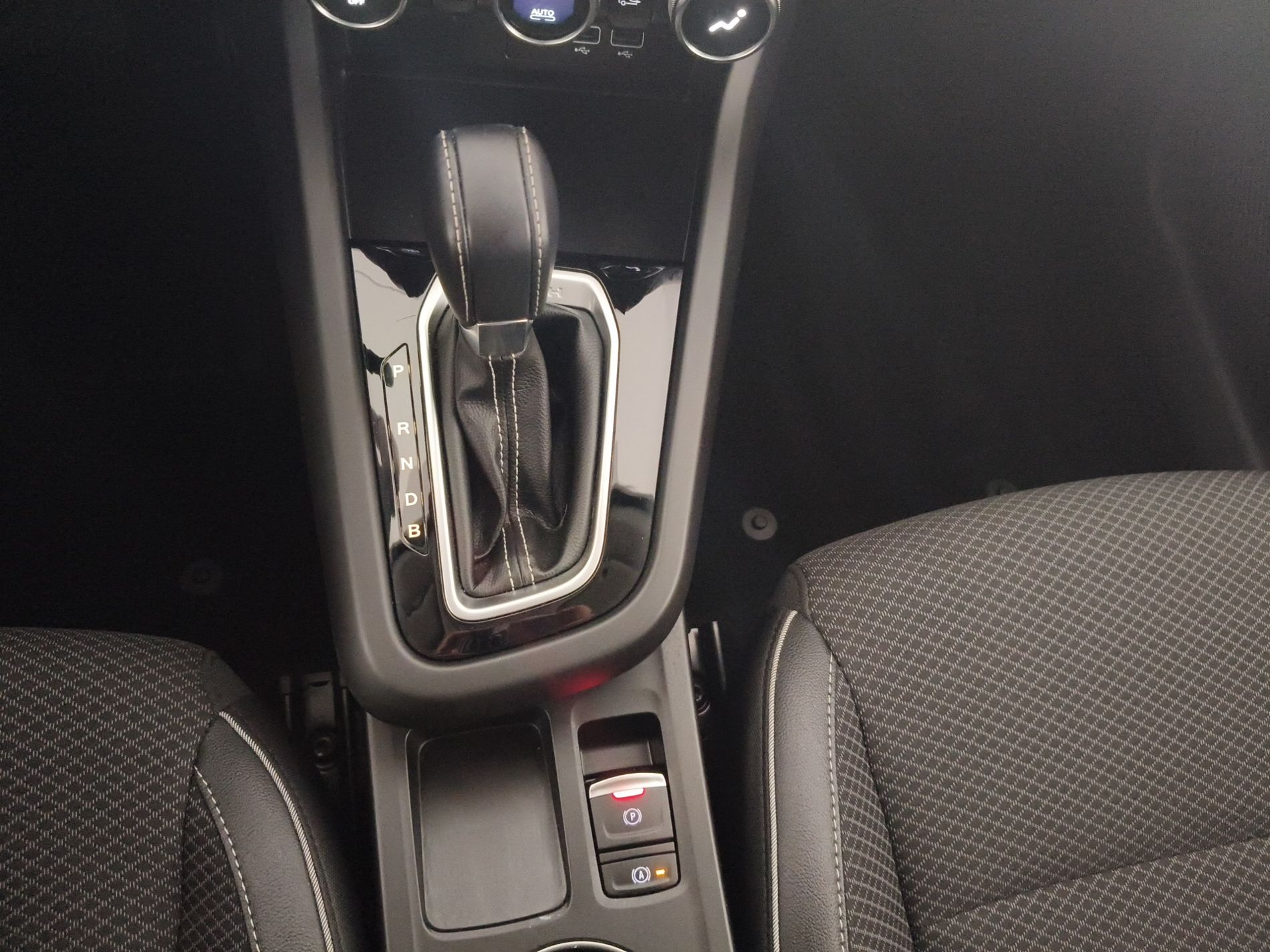 RENAULT Arkana Arkana 1.6 E-Tech full hybrid Intens 145cv - Messa