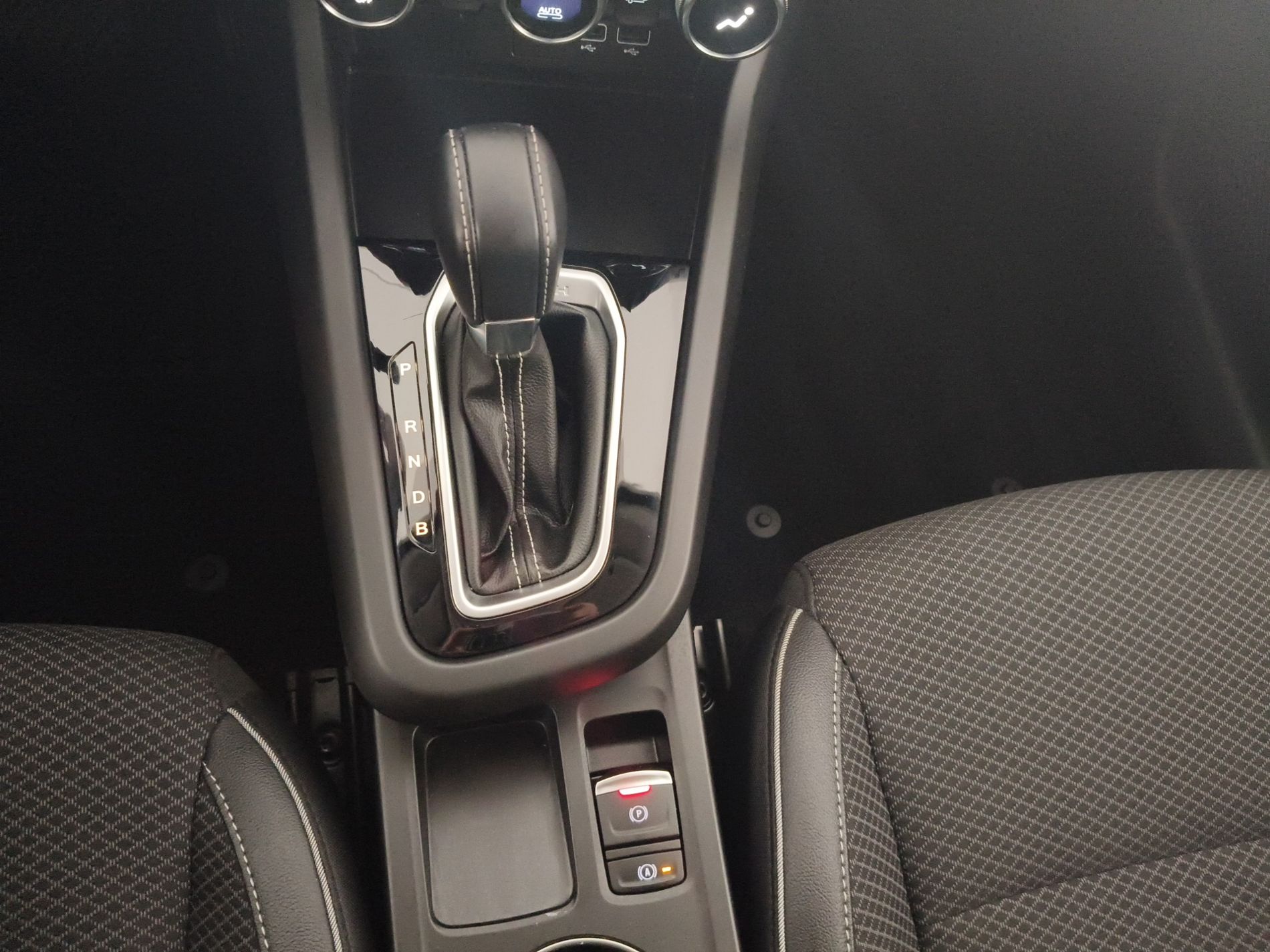 RENAULT Arkana Arkana 1.6 E-Tech full hybrid Intens 145cv - Messa