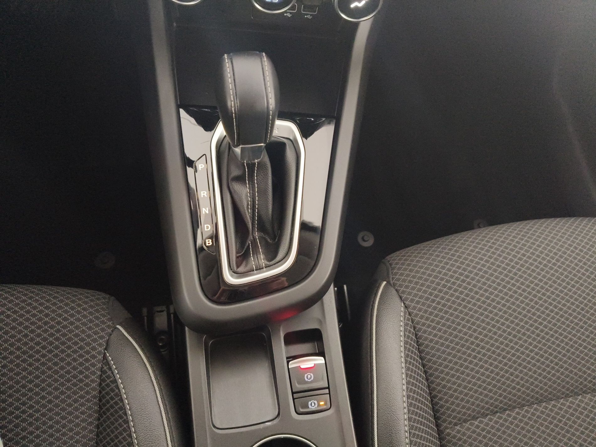 RENAULT Arkana Arkana 1.6 E-Tech full hybrid Intens 145cv - Messa