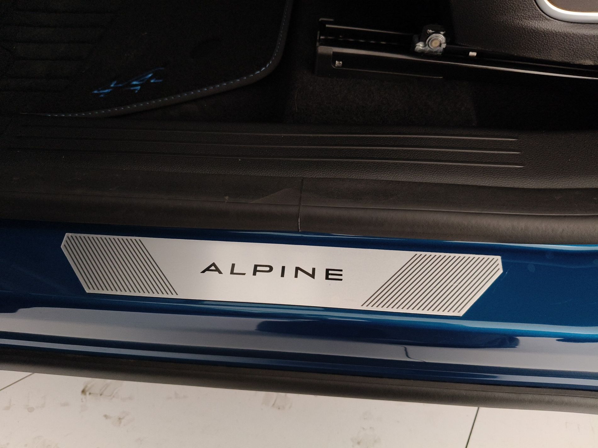 Renault NUOVO AUSTRAL esprit Alpine MY25 full hybrid E-Tech 200 - Messa