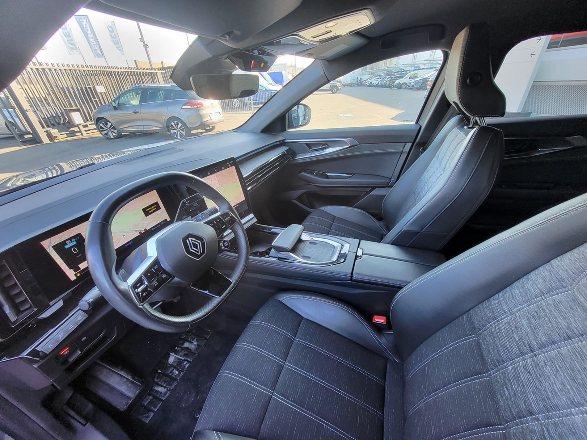 RENAULT Austral 2023 Austral 1.2 E-Tech full hybrid 200cv Techno Auto - Messa