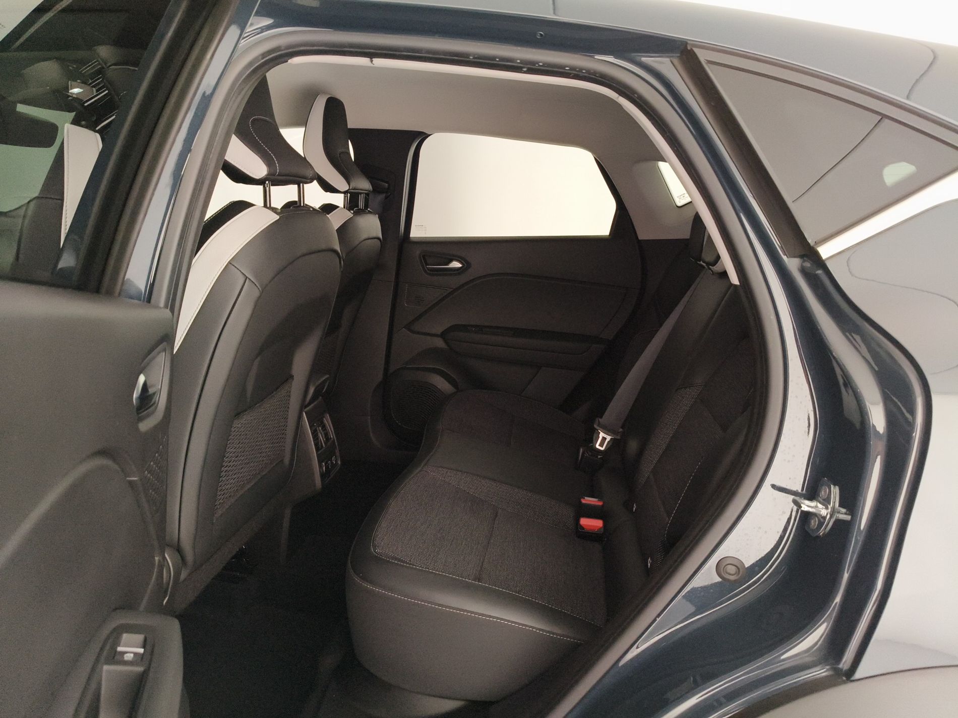 RENAULT Captur Captur 1.6 E-Tech hybrid Intens 145cv auto - Messa