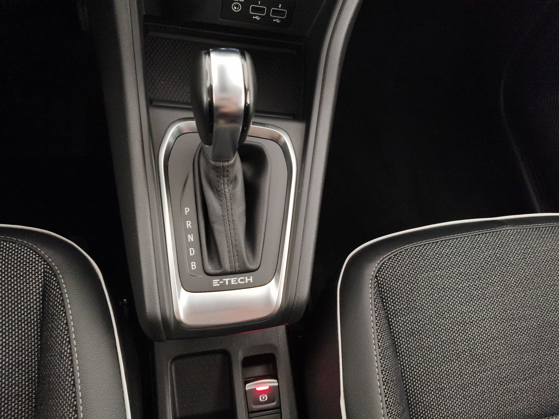 RENAULT Captur Captur 1.6 E-Tech hybrid Intens 145cv auto - Messa