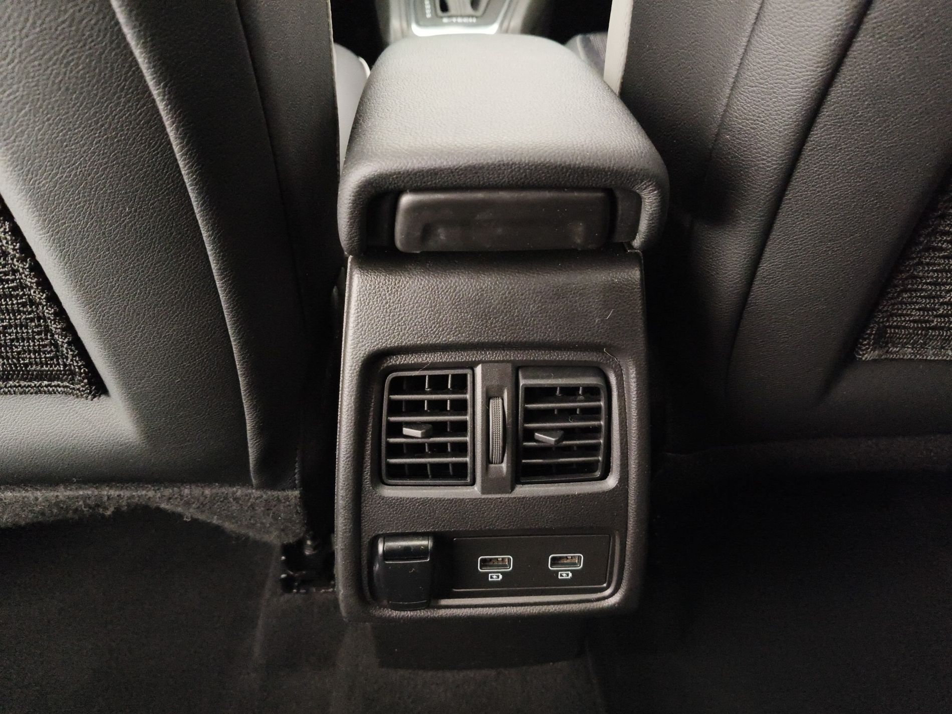 RENAULT Captur Captur 1.6 E-Tech hybrid Intens 145cv auto - Messa