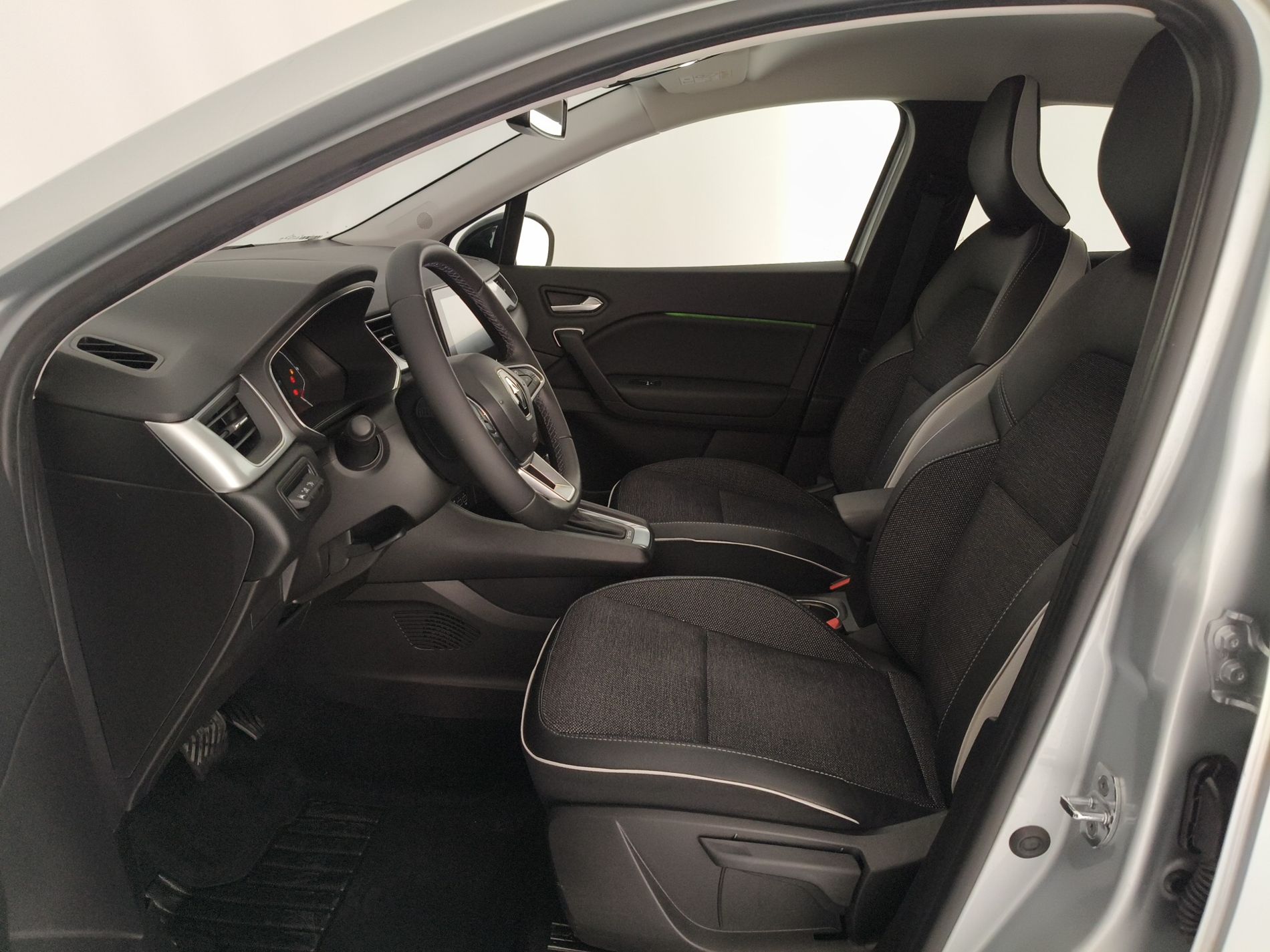 RENAULT Captur Captur 1.6 E-Tech hybrid Intens 145cv auto - Messa