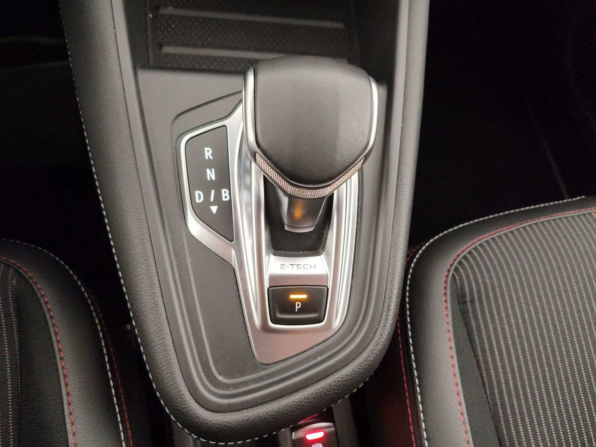 RENAULT Captur Captur 1.6 E-Tech hybrid RS Line 145cv auto - Messa