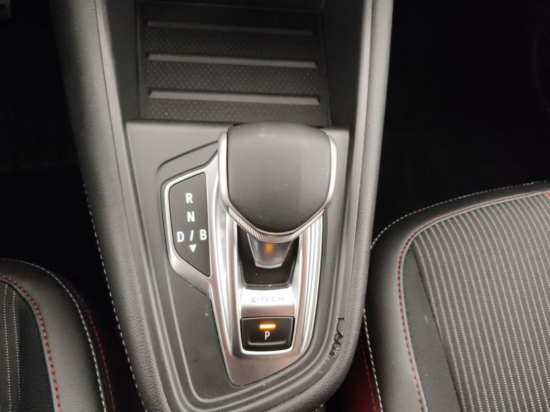 RENAULT Captur Captur 1.6 E-Tech hybrid RS Line 145cv auto - Messa