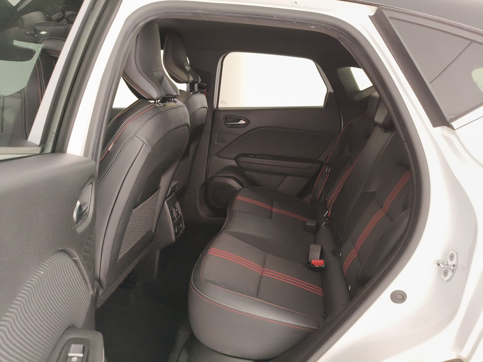 RENAULT Captur Captur 1.6 E-Tech hybrid RS Line 145cv auto - Messa