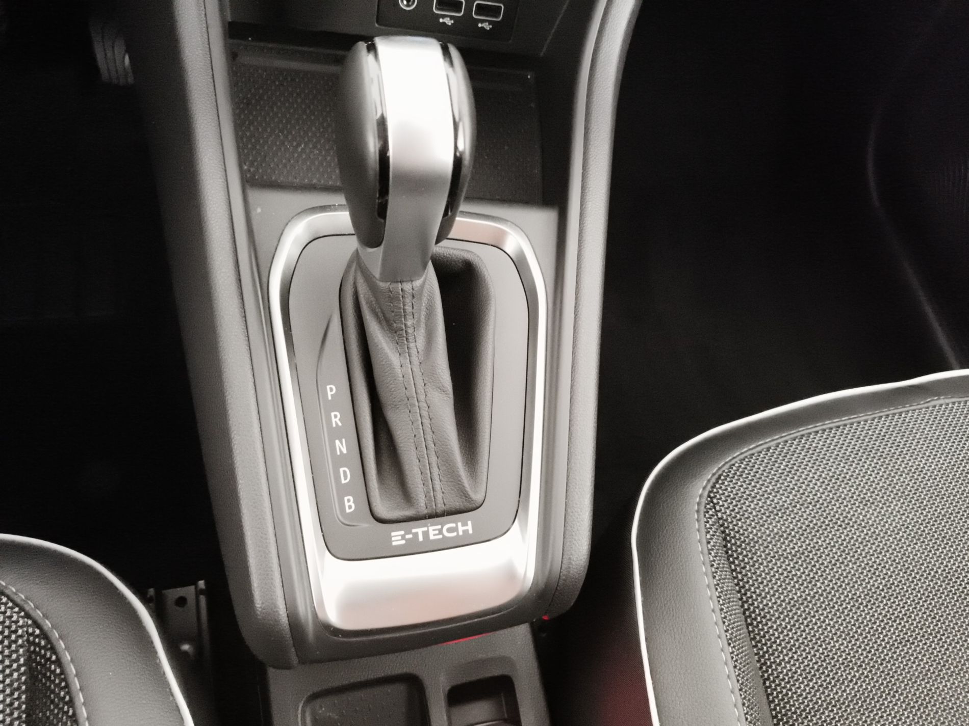 RENAULT Captur Captur 1.6 E-Tech hybrid Techno Fast Track 145cv auto - Messa