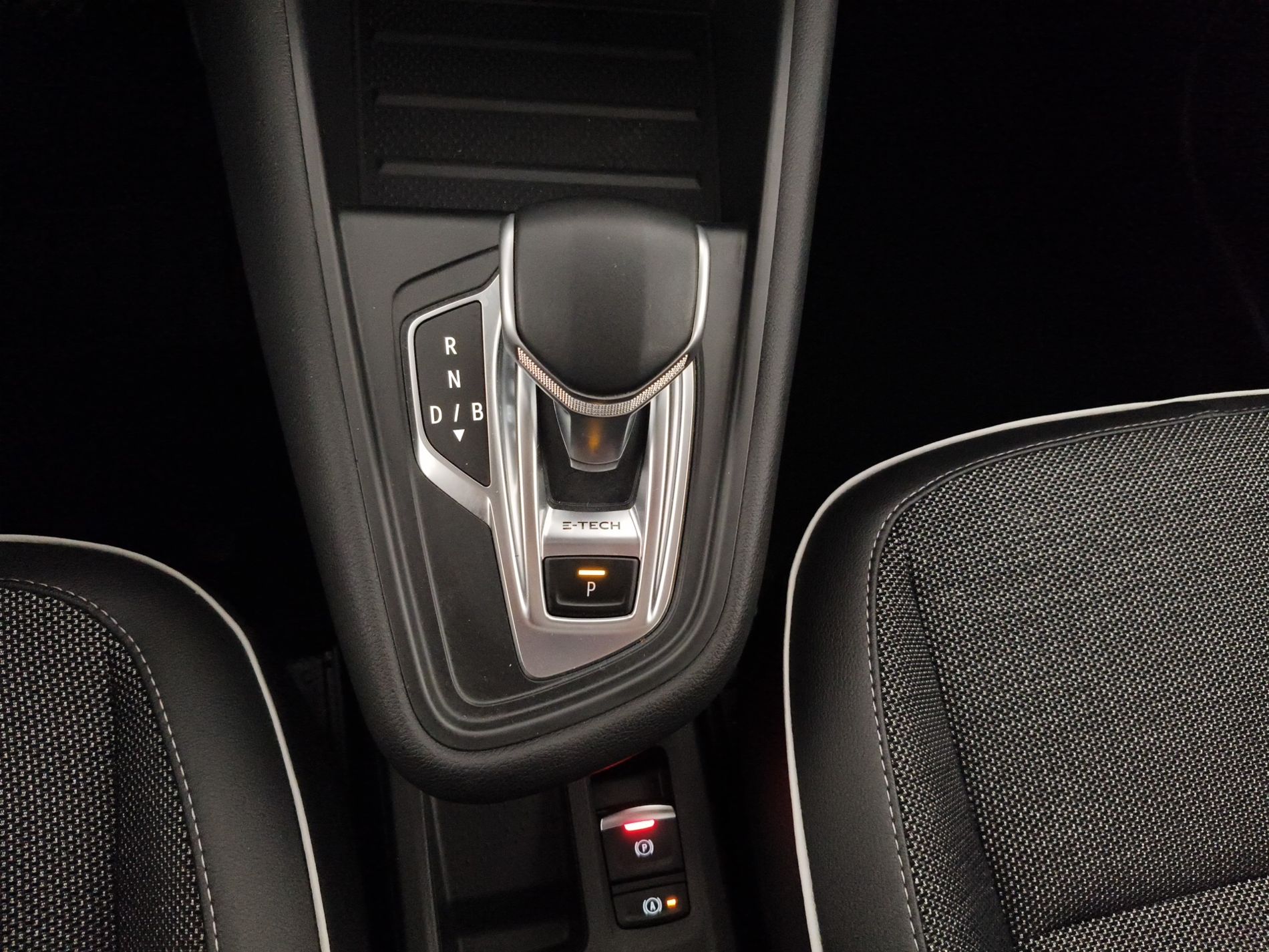 RENAULT Captur II 2019 Captur 1.6 E-TECH Plug-in Hybrid 160cv Intens Auto - Messa