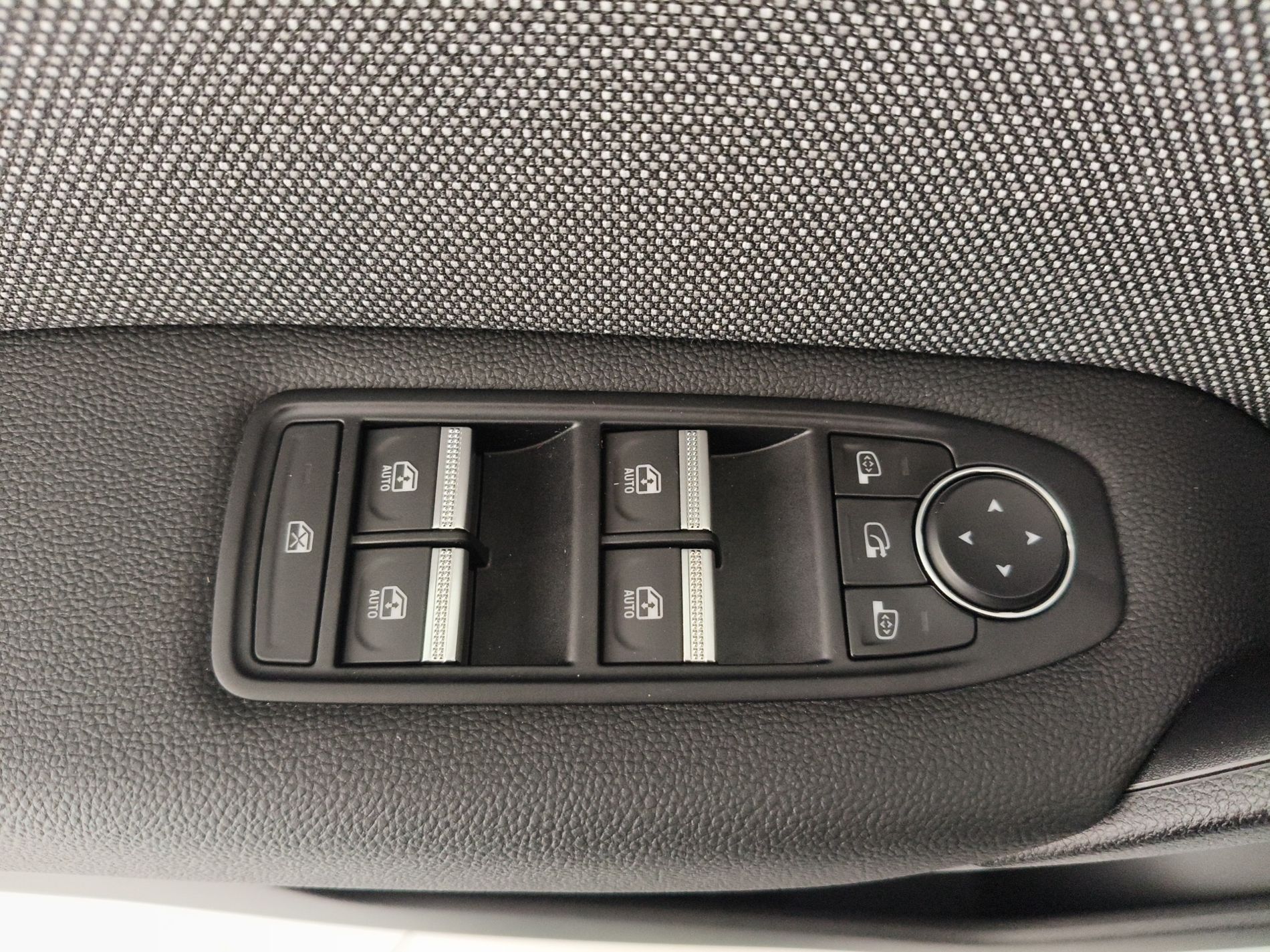 Renault NUOVO CAPTUR techno TCe 90 - Messa