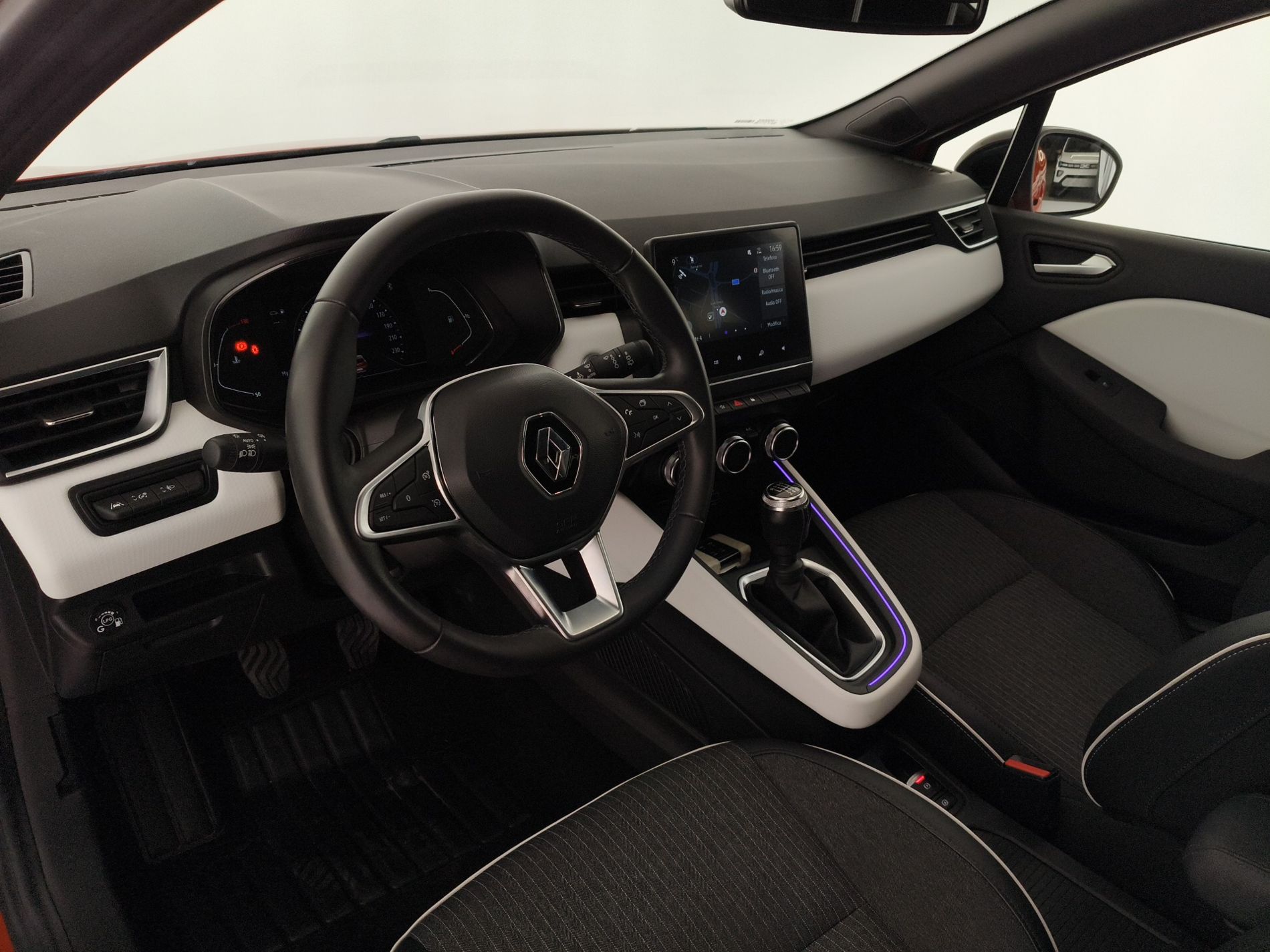 RENAULT Clio V 2019 Clio 5 Porte 1.0 TCe GPL Intens my21 - Messa