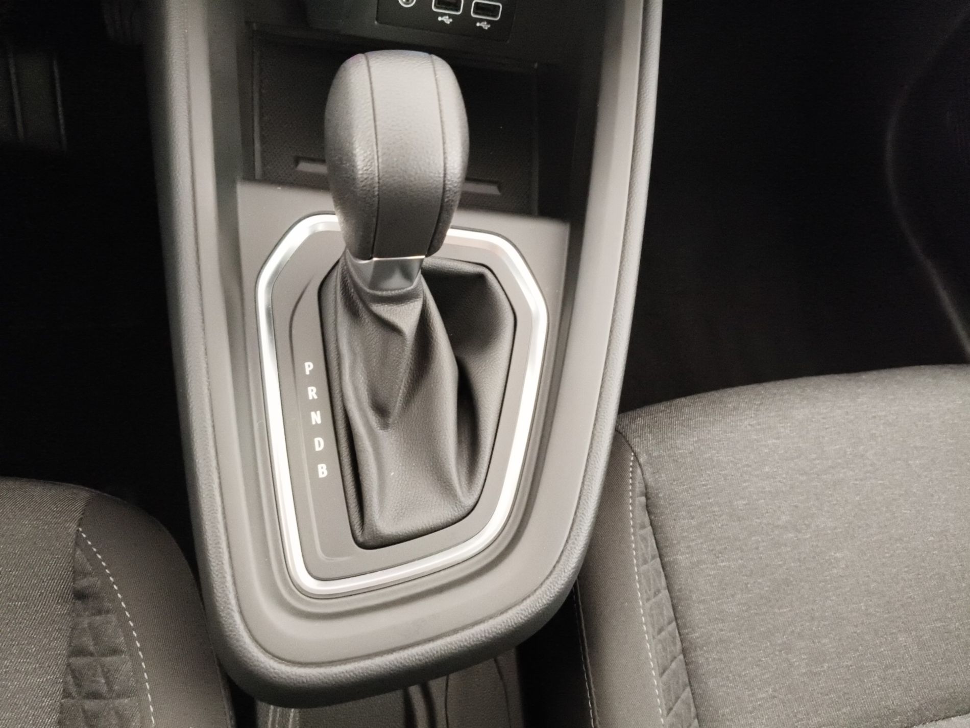 RENAULT Clio V 2019 Clio 5 Porte 1.6 E-Tech full hybrid 145cv Equilibr - Messa