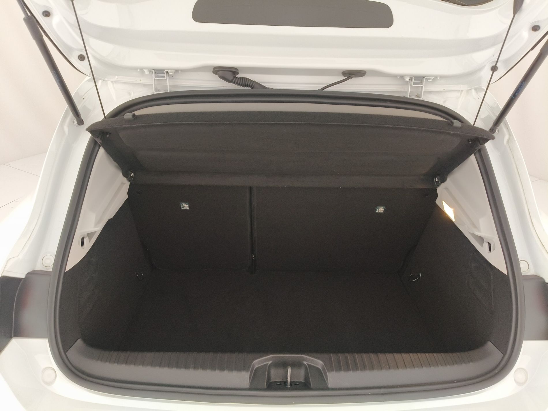 RENAULT Clio V 2019 Clio 5 Porte 1.6 E-TECH Hybrid 140cv Zen Auto my21 - Messa