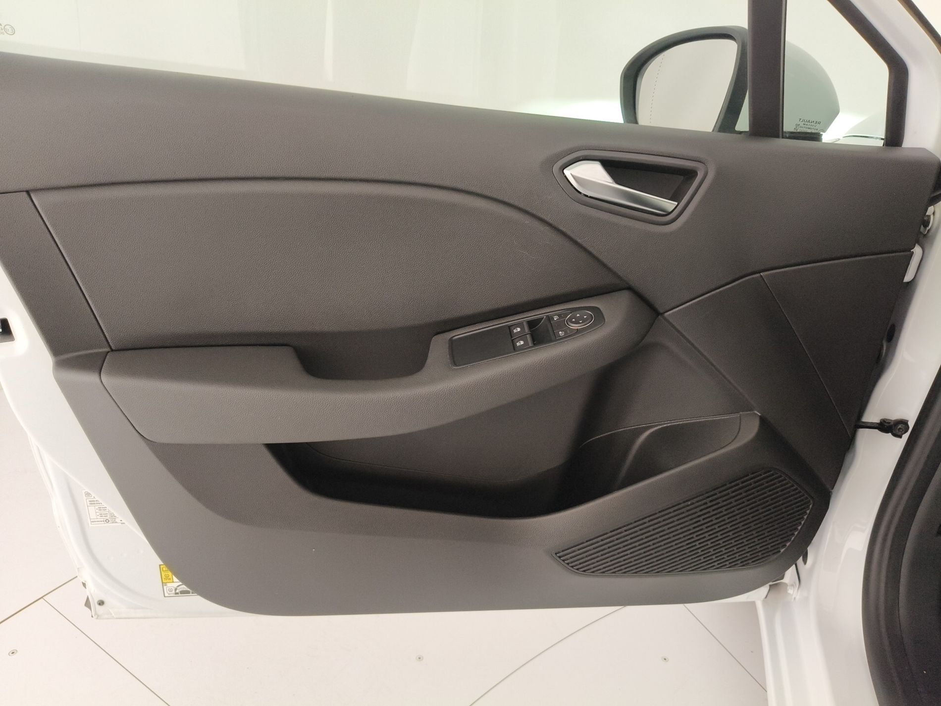 RENAULT Clio V 2019 Clio 5 Porte 1.6 E-TECH Hybrid 140cv Zen Auto my21 - Messa