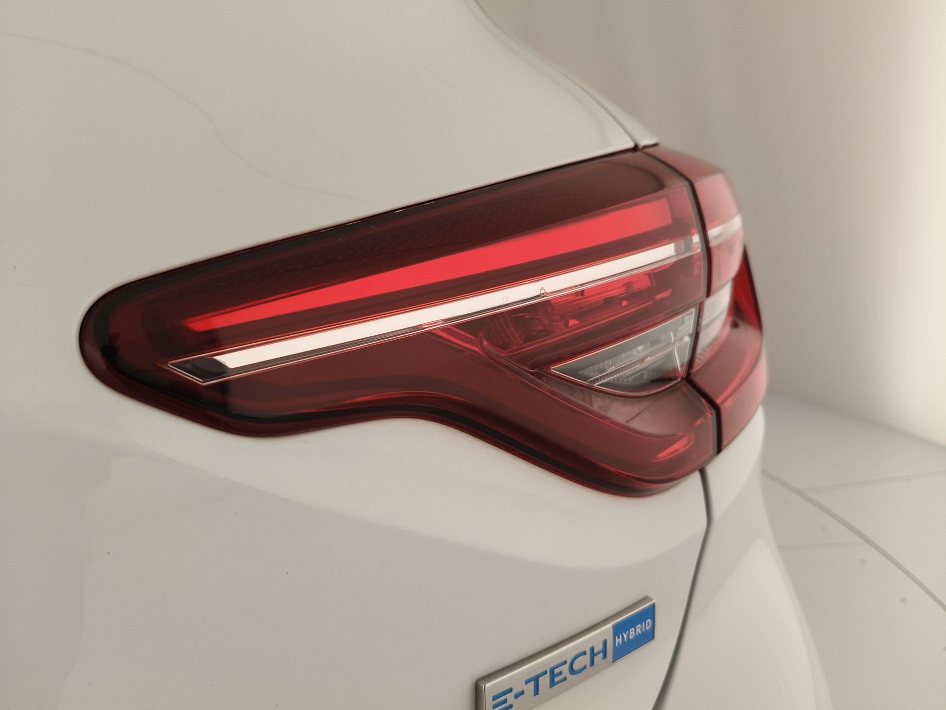 RENAULT Clio V 2019 Clio 5 Porte 1.6 E-TECH Hybrid 140cv Zen Auto my21 - Messa