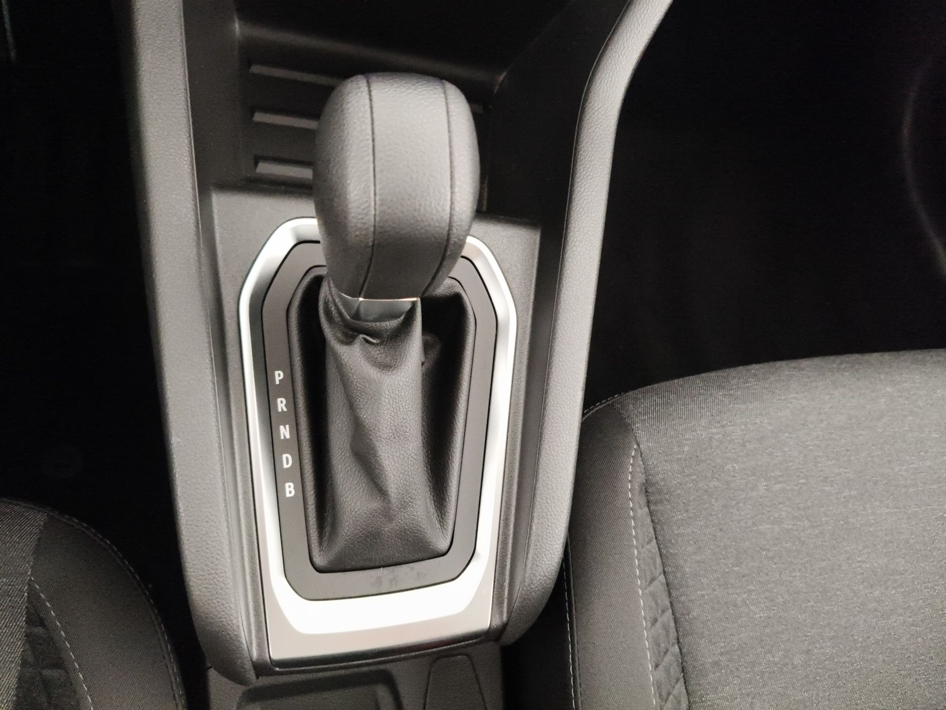 RENAULT Clio V 2019 Clio 5 Porte 1.6 E-TECH Hybrid 140cv Zen Auto my21 - Messa