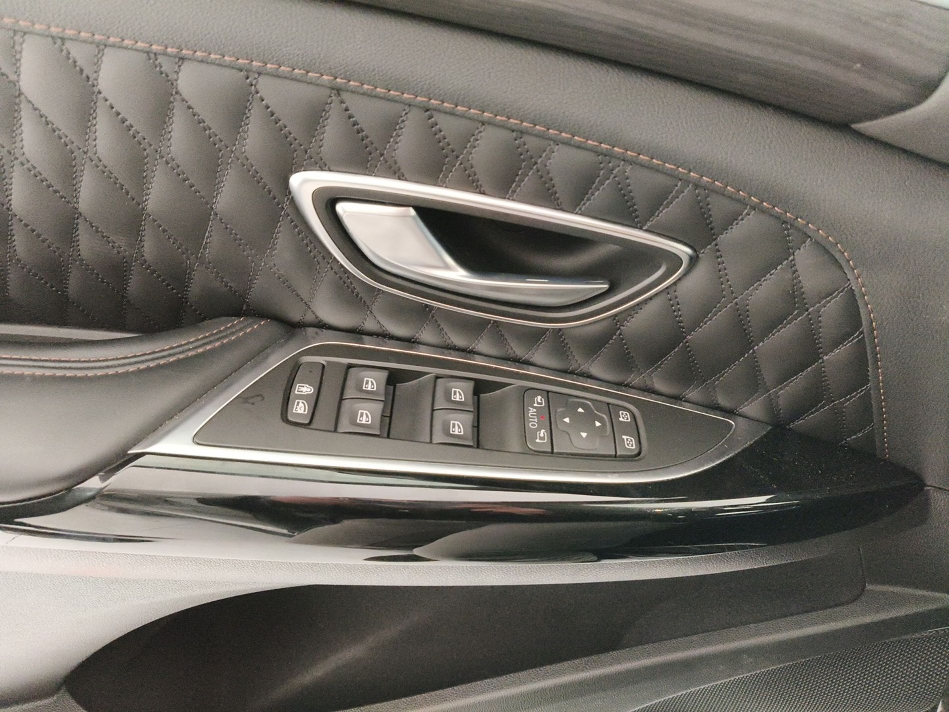 RENAULT Espace Espace 2.0 blue dci Initiale Paris 200cv edc - Messa