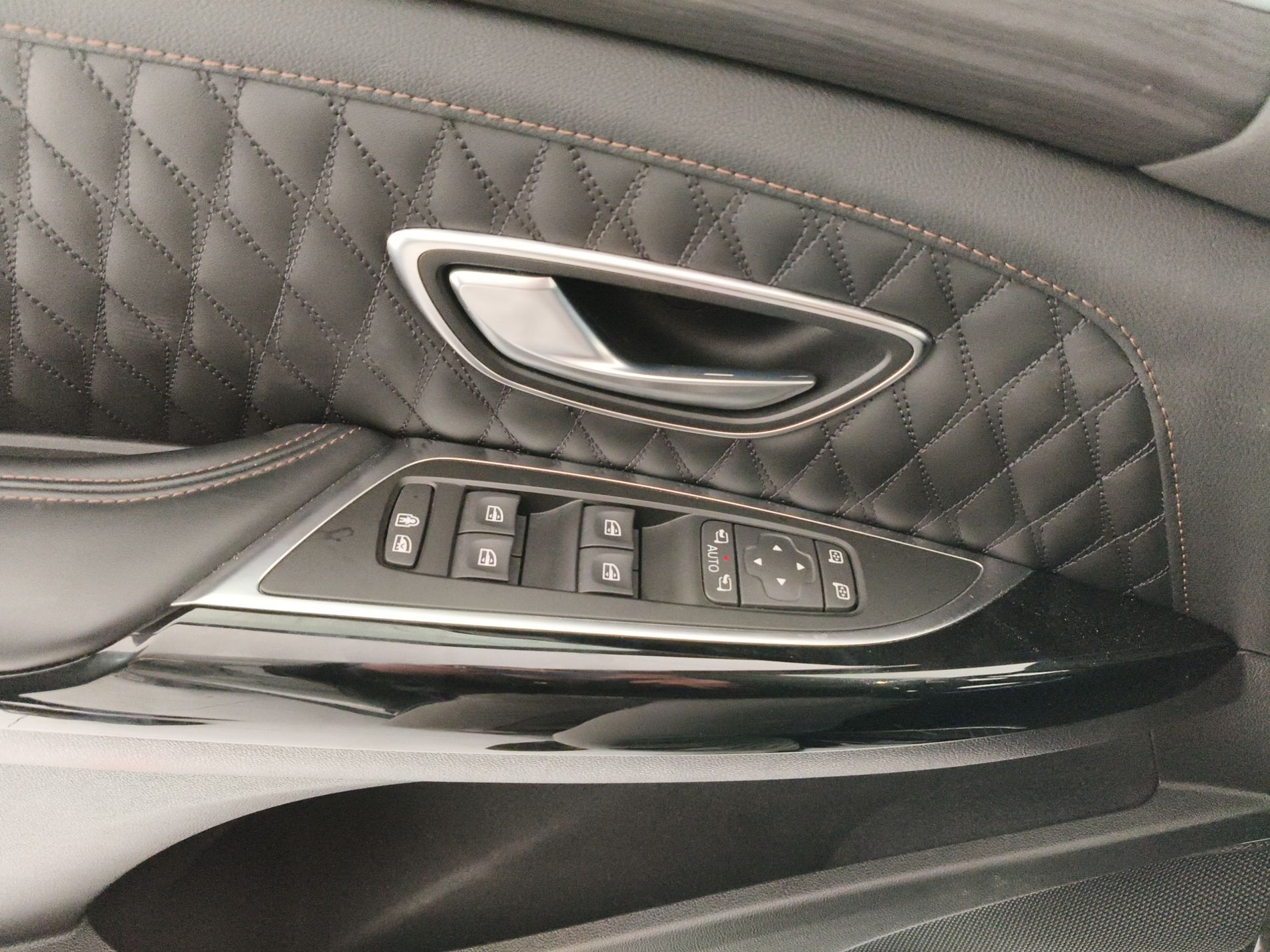 RENAULT Espace Espace 2.0 blue dci Initiale Paris 200cv edc - Messa