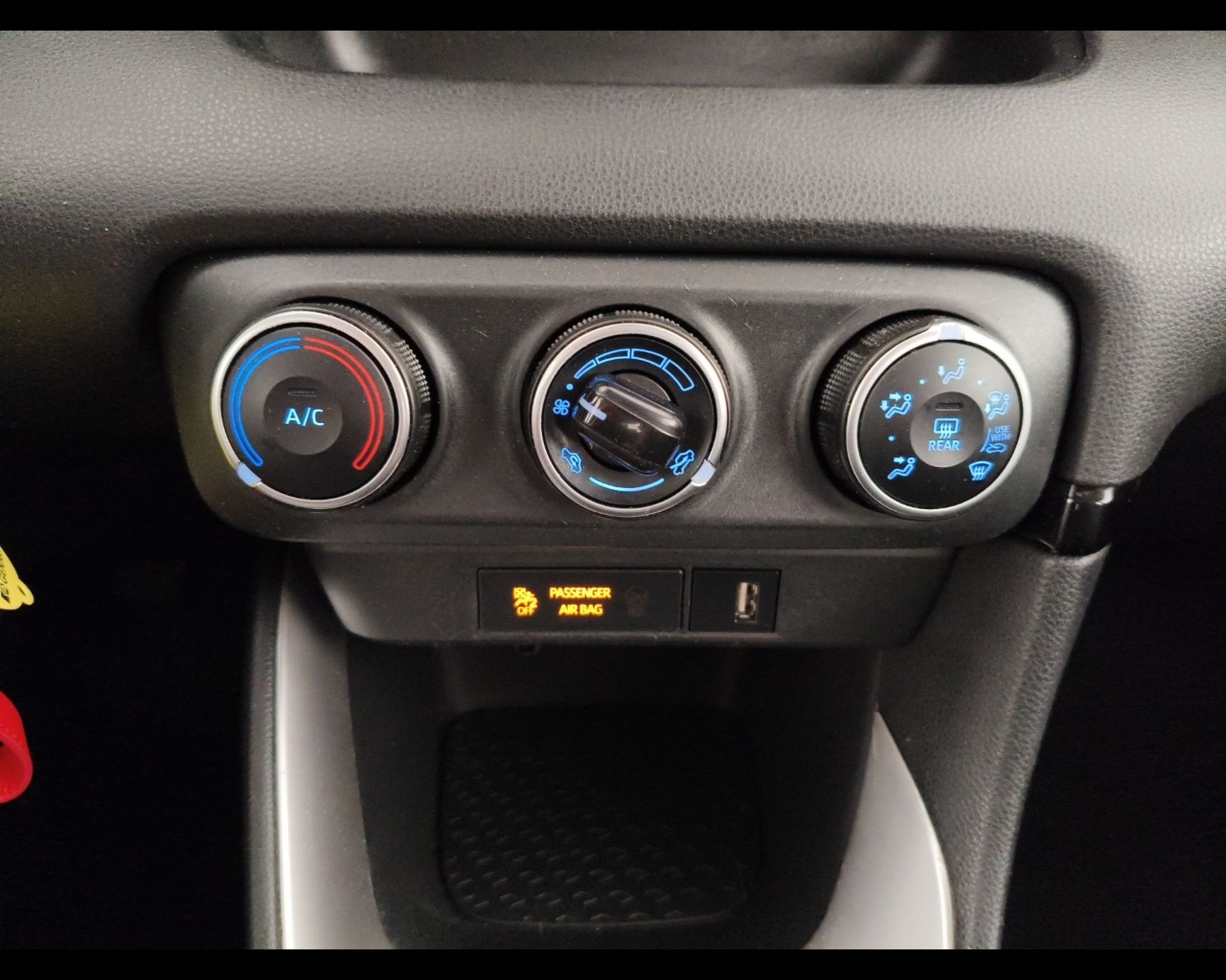 Toyota Yaris Yaris 1.0 Active - Messa